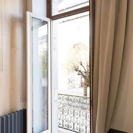 Studio Neuf, Charme De L'ancien, Avec Balcon - 3 Etoiles, 4 Diamants *
