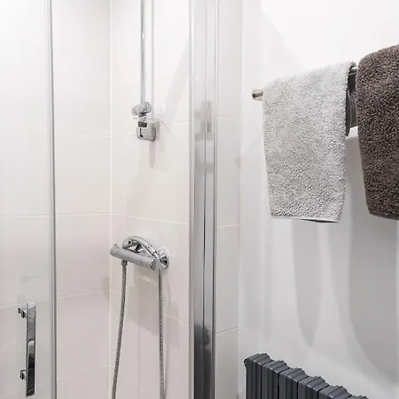 Studio Neuf, Charme De L'ancien, Avec Balcon - 3 Etoiles, 4 Diamants